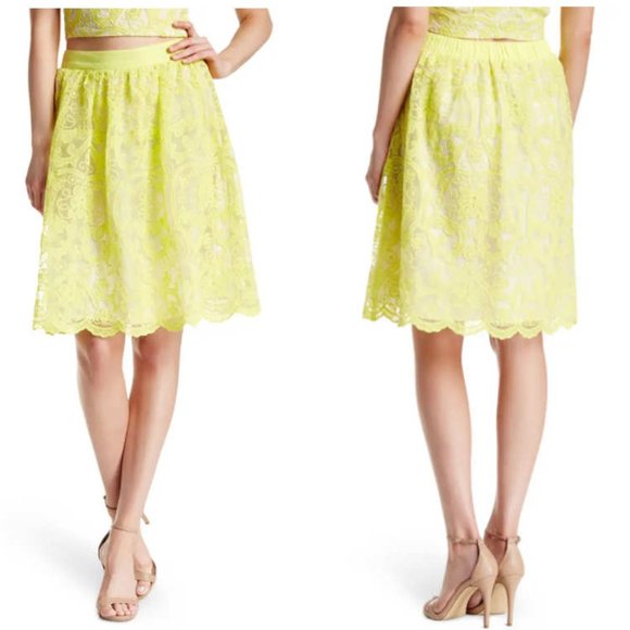 Lucy Paris Reece Scalloped Lace Skirt Size M Neon Yellow - Picture 3 of 11